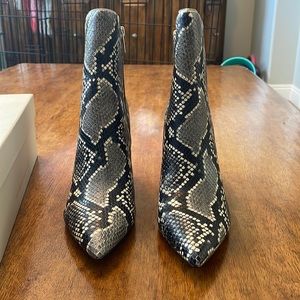 Marc Fisher LTD Women’s Black/Grey Snakeskin Bootie